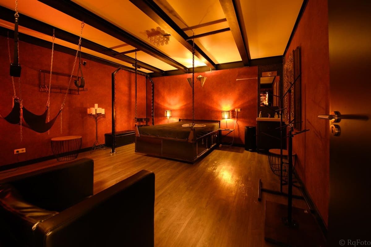 Chiffon Chamber interior